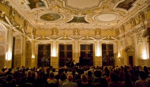 Saal-Residenzschloss-Oettingen.jpg